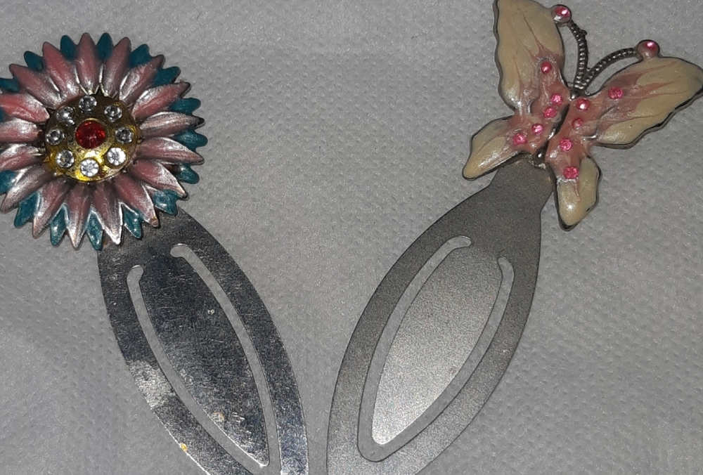 3/$25●2 bookmarks● flower and butterfly●9/10